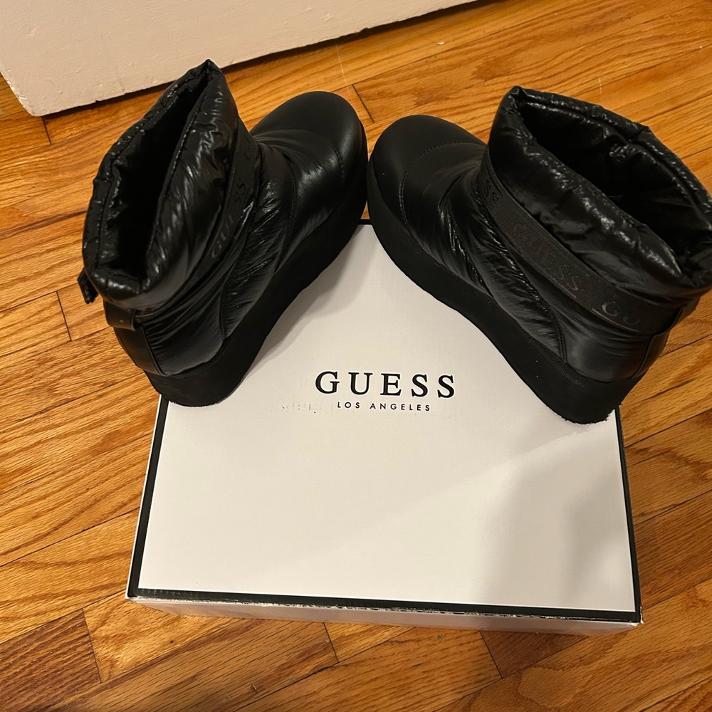 GUESS Sleek Black Winter Boots